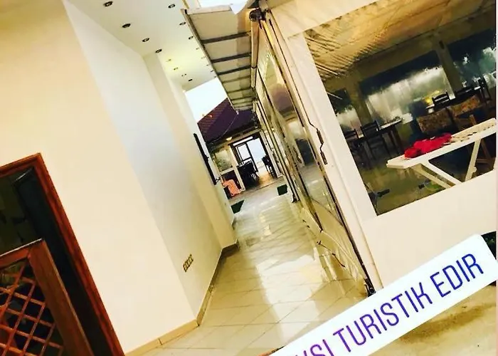 Kompleksi Turistik Edir Otel Orikum