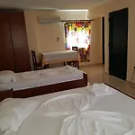 Kompleksi Turistik Edir מלון
