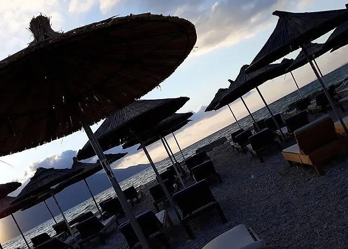 Kompleksi Turistik Edir Hotell Bashkia e Orikumit